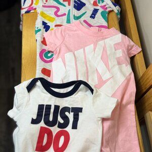 Nike Baby Bundle 3M – Bodysuits & Zip-Up Footie